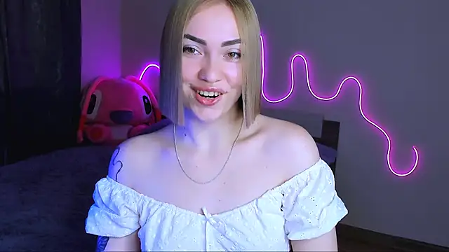 Snapshot of LaraKrein_lk chatting on September 26, 2025, 11:17 am LaraKrein lk online show from September 26, 2025, 11:17 am