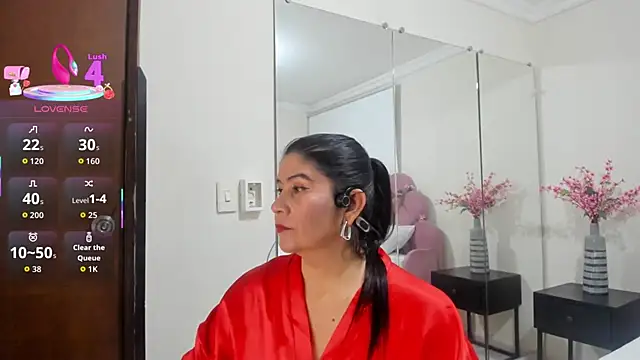 Snapshot of kiraGeiner chatting on February 10, 2026, 7:13 pm kiraGeiner online show from February 10, 2026, 7:13 pm