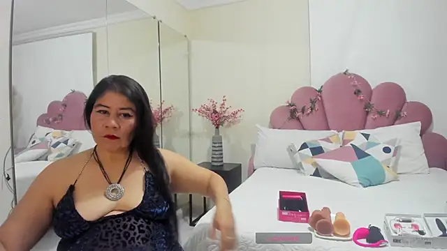 Snapshot of kiraGeiner chatting on February 13, 2026, 7:03 pm kiraGeiner online show from February 13, 2026, 7:03 pm