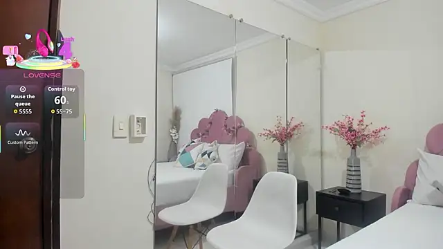 Snapshot of kiraGeiner chatting on February 19, 2026, 6:49 pm kiraGeiner online show from February 19, 2026, 6:49 pm