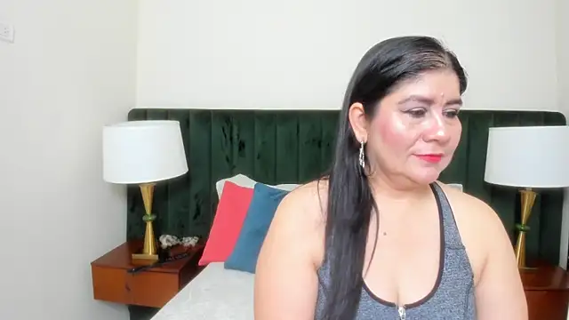 Snapshot of kiraGeiner chatting on October 21, 2025, 9:41 am kiraGeiner online show from October 21, 2025, 9:41 am