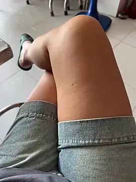 sharon-Hanna online show from November 23, 2025, 1:26 am