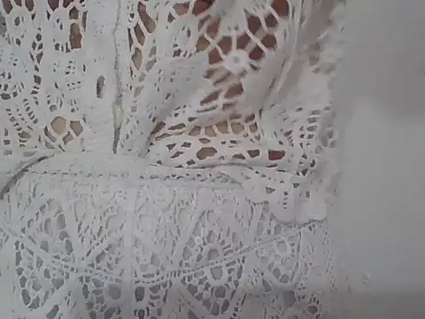 Snapshot of Owe_chan chatting on September 16, 2025, 5:52 am Owe chan online show from September 16, 2025, 5:52 am