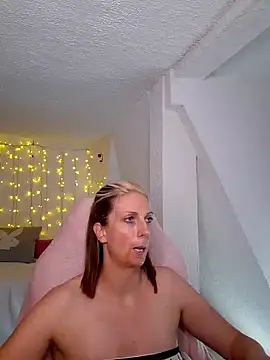 SexyJulia21 online show from February 3, 2025, 11:53 am