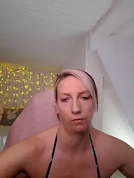 SexyJulia21 online show from December 29, 2024, 9:50 am
