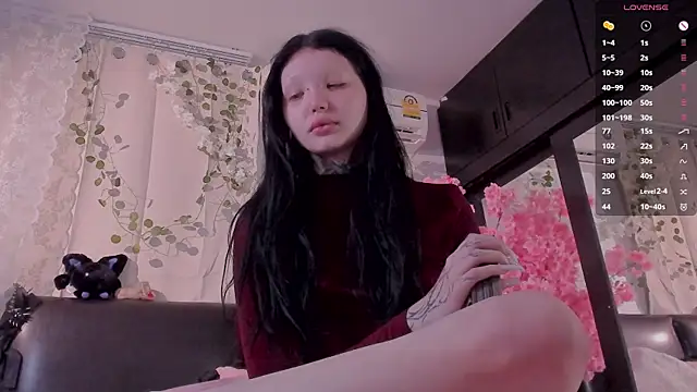 Lein Bone online show from September 21, 2025, 3:22 am