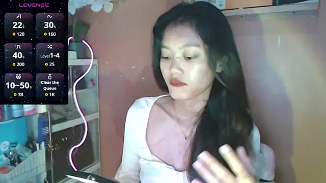 Snapshot of skinny_gracie chatting on February 11, 2026, 5:24 pm skinny gracie online show from February 11, 2026, 5:24 pm