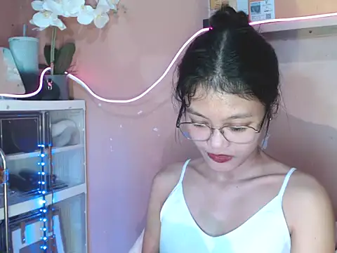 Snapshot of skinny_gracie chatting on November 16, 2025, 3:06 pm skinny gracie online show from November 16, 2025, 3:06 pm