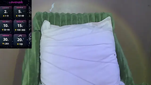 Snapshot of skinny_gracie chatting on February 23, 2026, 11:05 pm skinny gracie online show from February 23, 2026, 11:05 pm