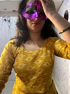 MONA 0213 online show from October 13, 2025, 6:42 pm