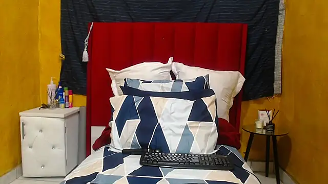 Candycrush2555 online show from September 16, 2025, 8:21 pm