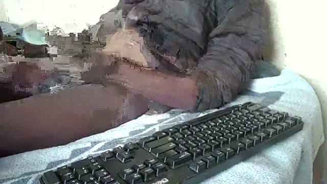 Snapshot of FeeingSplicing chatting on October 20, 2025, 7:31 am FeeingSplicing online show from October 20, 2025, 7:31 am