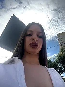 Snapshot of Anyssia chatting on September 20, 2025, 7:35 am Anyssia online show from September 20, 2025, 7:35 am