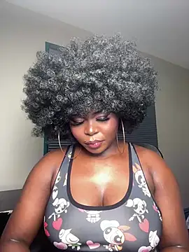 Snapshot of WomanNextdoor1 chatting on June 4, 2026, 9:14 am WomanNextdoor1 online show from June 4, 2026, 9:14 am