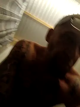 Snapshot of ShawnandDani7074 chatting on February 16, 2026, 2:59 pm ShawnandDani7074 online show from February 16, 2026, 2:59 pm