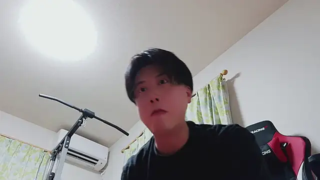 Snapshot of oyu_kun chatting on February 18, 2026, 10:33 am oyu kun online show from February 18, 2026, 10:33 am