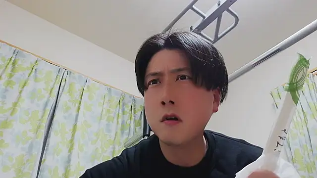 Snapshot of oyu_kun chatting on February 12, 2026, 10:04 am oyu kun online show from February 12, 2026, 10:04 am