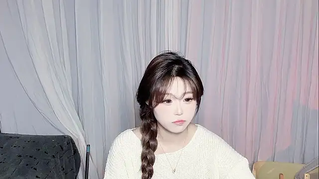 CAICAI BABY online show from March 7, 2026, 2:11 pm