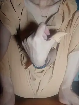 Snapshot of DauTay_hot chatting on October 16, 2025, 10:01 am DauTay hot online show from October 16, 2025, 10:01 am