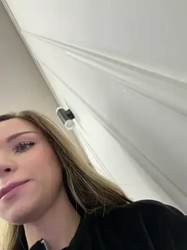 Snapshot of MarilynNova chatting on February 6, 2026, 4:19 am MarilynNova online show from February 6, 2026, 4:19 am