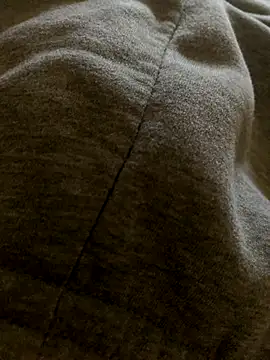 MuzzyFacing online show from November 23, 2025, 12:04 pm