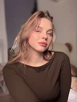 LilyFlamee online show from October 9, 2025, 3:56 pm