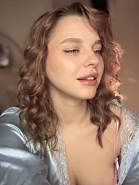 LilyFlamee online show from October 17, 2025, 2:19 pm