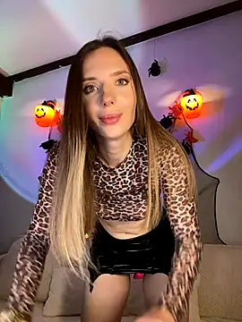 Snapshot of LINA_ALL_EYES_ON_YOU chatting on October 24, 2025, 7:24 pm LINA ALL EYES ON YOU online show from October 24, 2025, 7:24 pm