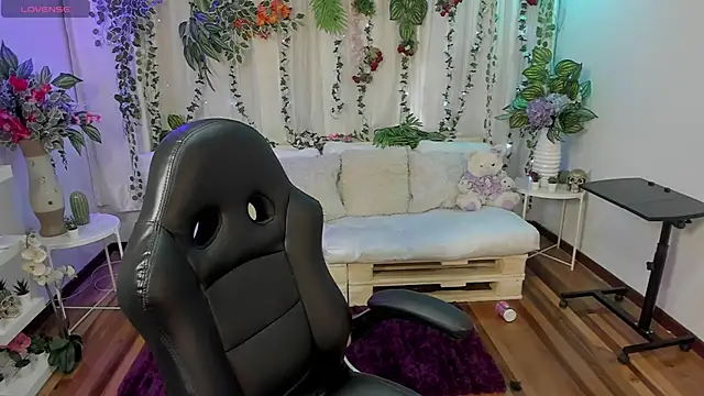 sweet daniiela online show from October 23, 2025, 8:29 pm