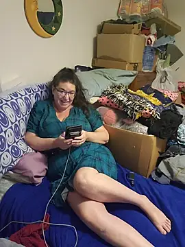 Butterfly50286 online show from November 9, 2025, 3:43 am