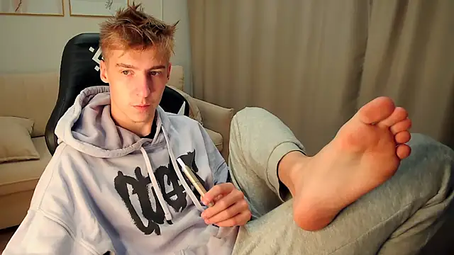 Snapshot of MrSexyCum4U chatting on September 29, 2025, 1:39 pm MrSexyCum4U online show from September 29, 2025, 1:39 pm