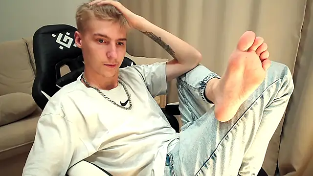 Snapshot of MrSexyCum4U chatting on September 26, 2025, 8:38 pm MrSexyCum4U online show from September 26, 2025, 8:38 pm