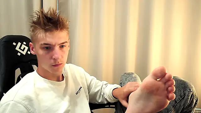 Snapshot of MrSexyCum4U chatting on September 18, 2025, 9:12 am MrSexyCum4U online show from September 18, 2025, 9:12 am