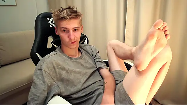 Snapshot of MrSexyCum4U chatting on September 23, 2025, 7:32 pm MrSexyCum4U online show from September 23, 2025, 7:32 pm