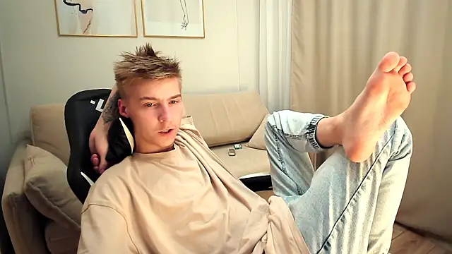 Snapshot of MrSexyCum4U chatting on September 25, 2025, 5:52 pm MrSexyCum4U online show from September 25, 2025, 5:52 pm