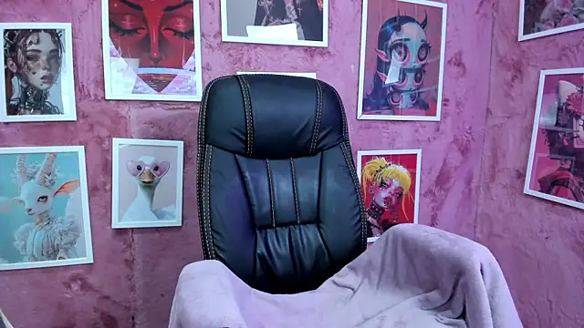 Snapshot of Emma_and_Issac chatting on September 25, 2025, 5:30 pm Emma and Issac online show from September 25, 2025, 5:30 pm