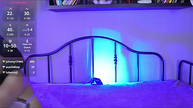 Snapshot of Emma_and_Issac chatting on October 1, 2025, 3:55 am Emma and Issac online show from October 1, 2025, 3:55 am