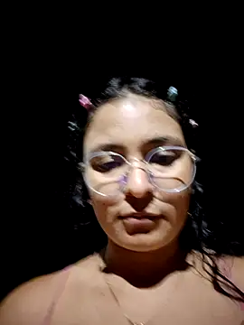 Lily-o online show from November 10, 2025, 11:32 pm