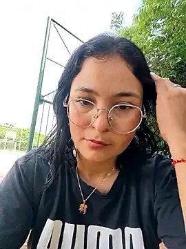 Lily-o online show from December 1, 2025, 2:29 pm