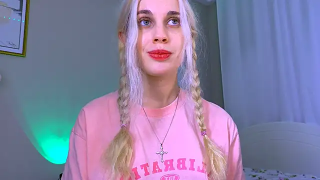 Snapshot of carmen_crybaby chatting on September 26, 2025, 6:04 pm carmen crybaby online show from September 26, 2025, 6:04 pm