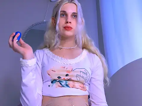 Snapshot of carmen_crybaby chatting on September 16, 2025, 12:39 pm carmen crybaby online show from September 16, 2025, 12:39 pm