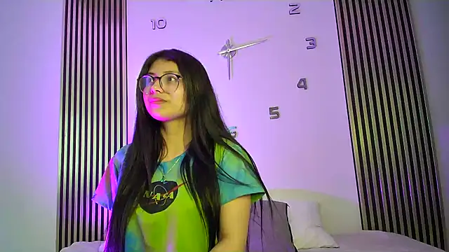 Snapshot of --MiaKhalifa-- chatting on October 22, 2025, 3:22 pm --MiaKhalifa-- online show from October 22, 2025, 3:22 pm