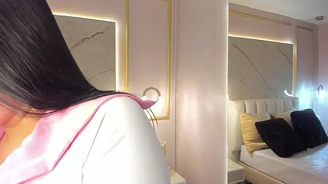 Snapshot of VioletaMaddox chatting on October 18, 2025, 11:18 pm VioletaMaddox online show from October 18, 2025, 11:18 pm