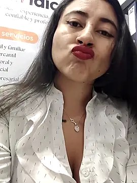 Snapshot of AMATISTA__16 chatting on May 4, 2026, 12:19 pm AMATISTA 16 online show from May 4, 2026, 12:19 pm