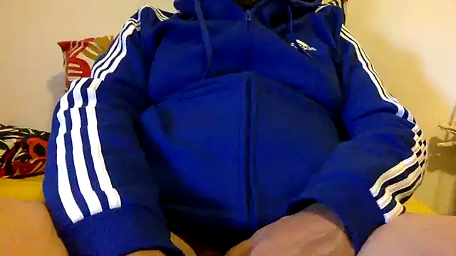 Snapshot of steve669_hot chatting on October 24, 2025, 1:32 pm steve669 hot online show from October 24, 2025, 1:32 pm