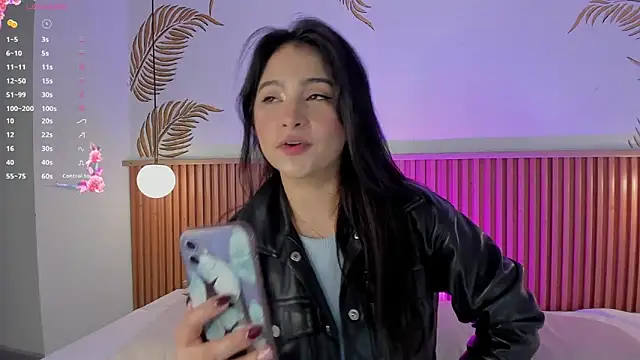 Snapshot of Valleriie_ chatting on February 21, 2026, 4:09 pm Valleriie online show from February 21, 2026, 4:09 pm