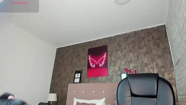 Snapshot of marian__stone chatting on October 20, 2025, 6:52 pm marian  stone online show from October 20, 2025, 6:52 pm