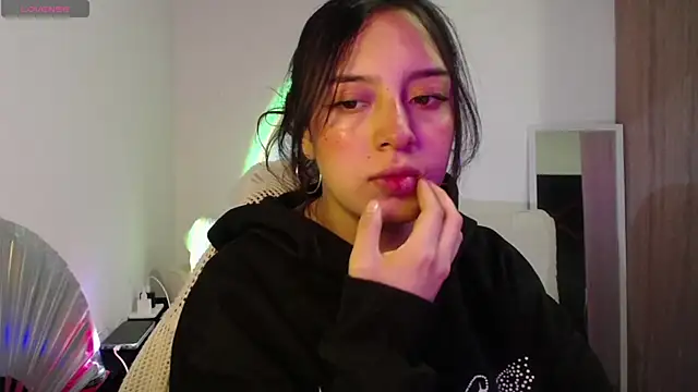 immisssilver online show from October 4, 2025, 12:56 am