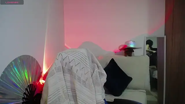 immisssilver online show from October 5, 2025, 1:07 am