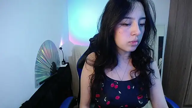 immisssilver online show from October 2, 2025, 1:53 am